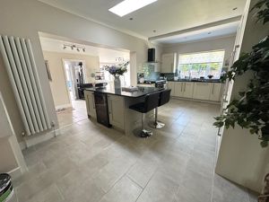 Kitchen/ Breakfast Room- click for photo gallery